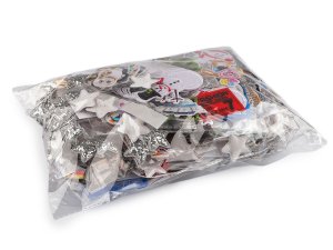 Mix nažehlovaček, nášivek, aplikací