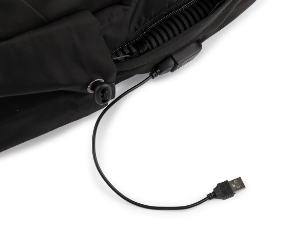 Cestovní batoh s USB portem 32x45 cm
