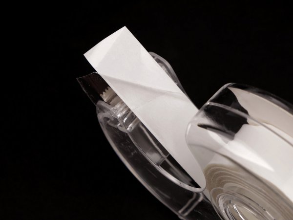 Oboustranná lepicí páska pro dekolt šíře 16 mm