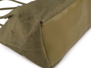 Kabelka imitace broušené kůže s pouzdrem a přívěskem 31x26 cm