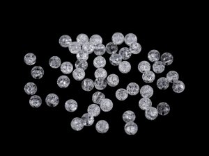 Křišťál praskaný syntetický, minerální korálky Ø4 mm