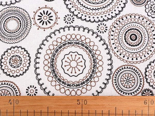 Bavlněná metráž / imitace lnu hrubší, mandala
