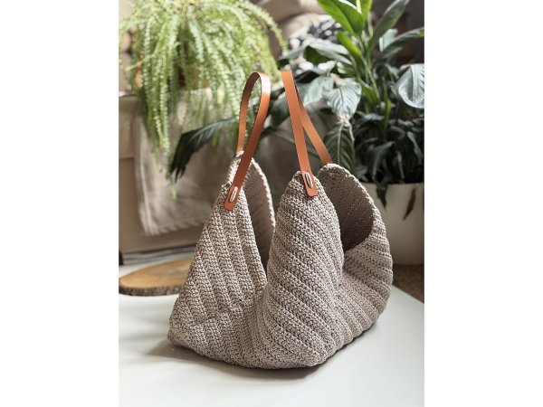 Kožené ucho na tašku šíře 1,5 cm délka 45 cm