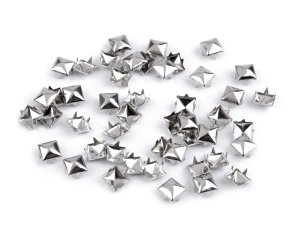 Cvočky na oblečení z nerezové oceli 7x7 mm pyramida