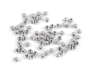 Plastové korálky mini hvězdičky, srdíčka, kostky metalické